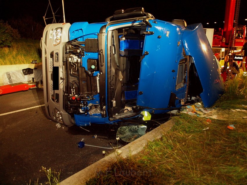 Einsatz BF Koeln PEINGEKLEMMT in Leverkusen P259.JPG